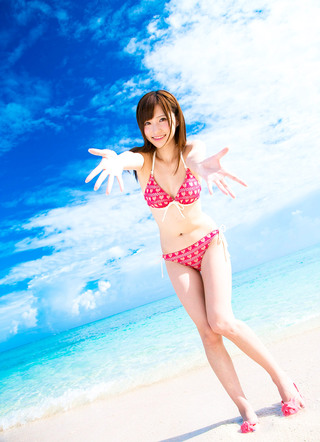 Moe Amatsuka Photos960