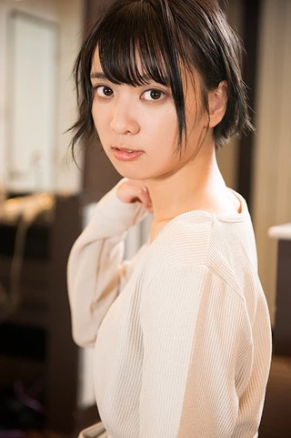 모나미 스즈 이미지620