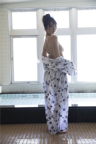Saki Ogata Photos350