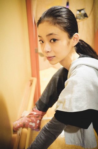 趣里 画像73