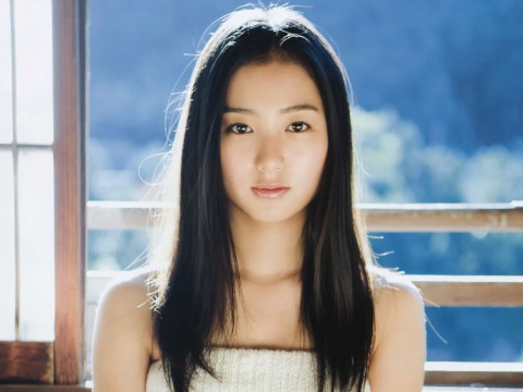 高田里穂さん画像集427枚【セミヌード】