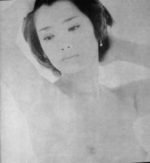 Momoe Yamaguchi Photos1